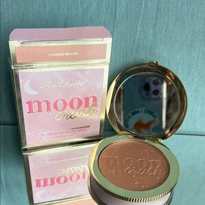 Too Faced Moon Crush Highlighter - Summer Moon